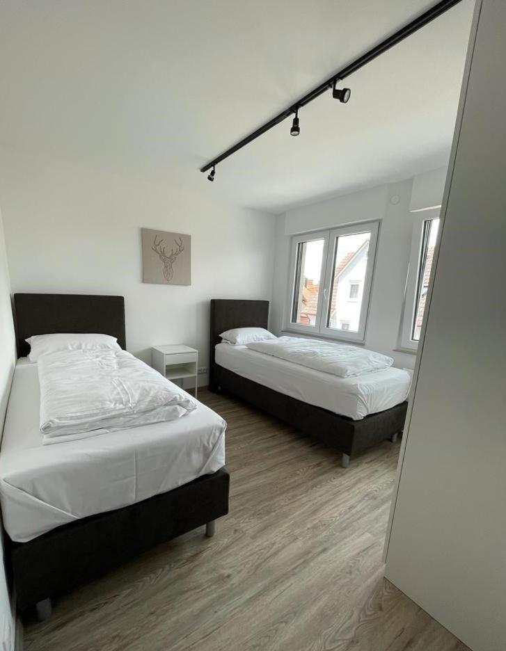 Апартаменты Gaestehaus Hirsch 93 *
